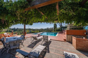 Private villa & swimming pool in Tuscany Case Altini